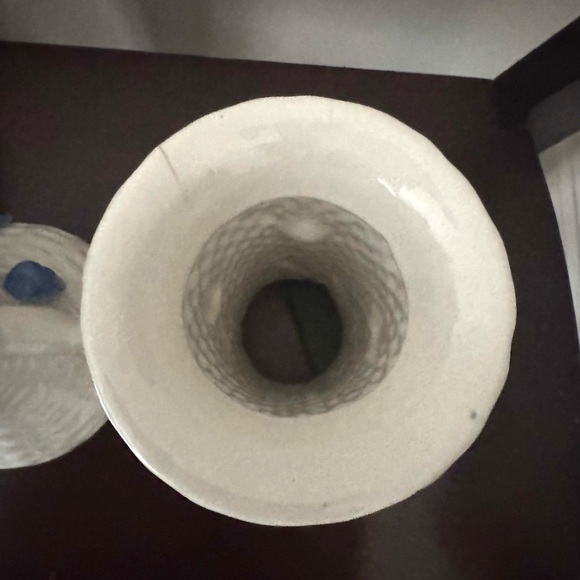 Cottage Core vintage White and Blue Ceramic Vases - Picture 3 of 5